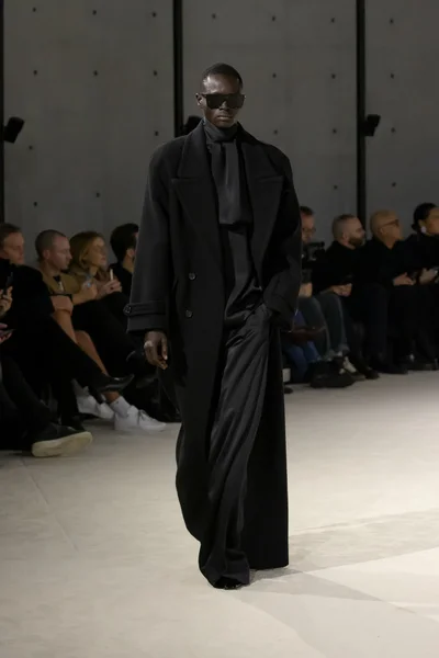 Look 19